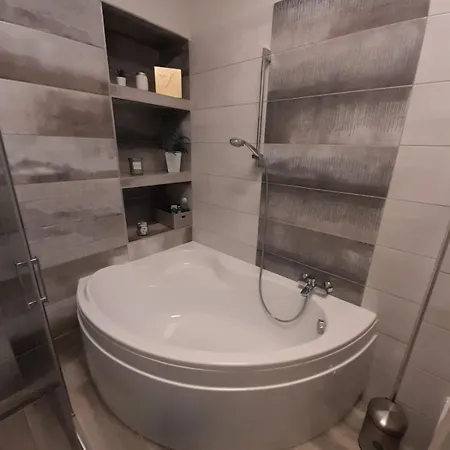 Apartment Noir Gold Penthause -